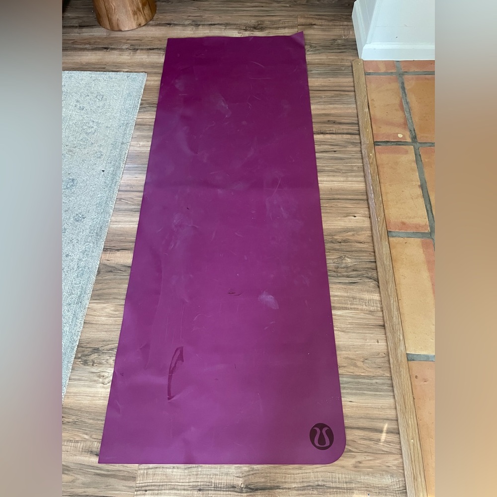 Lululemon Reversible 5mm Yoga Mat - Picture 4 of 5
